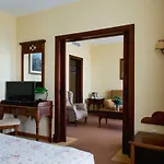 Trh 4*