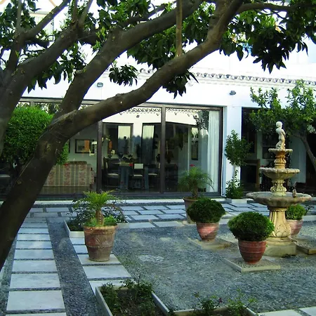 Hotel Trh 4*