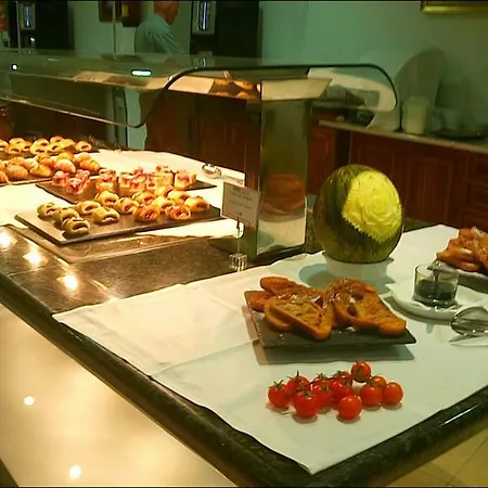 Hotel Trh 4*